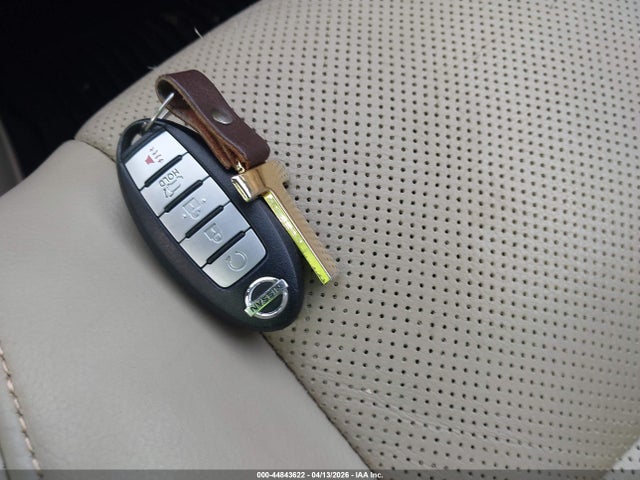 44843622 :رقم المزاد ، KNMAT2MV2HP560490 vin ، 2017 Nissan Rogue Sv مزاد بيع