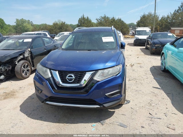 44843622 :رقم المزاد ، KNMAT2MV2HP560490 vin ، 2017 Nissan Rogue Sv مزاد بيع