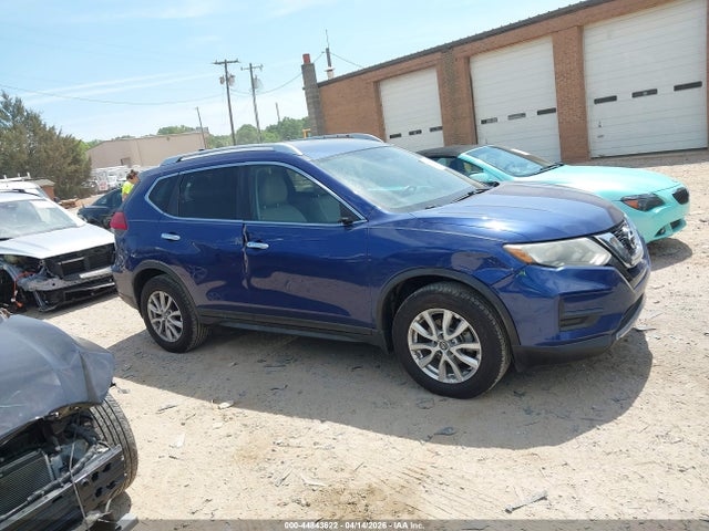 44843622 :رقم المزاد ، KNMAT2MV2HP560490 vin ، 2017 Nissan Rogue Sv مزاد بيع