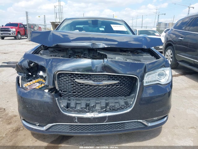 Продаж на аукціоні авто 2018 Chrysler 300 Limited Awd, vin: 2C3CCAKG4JH165314, номер лоту: 44843651