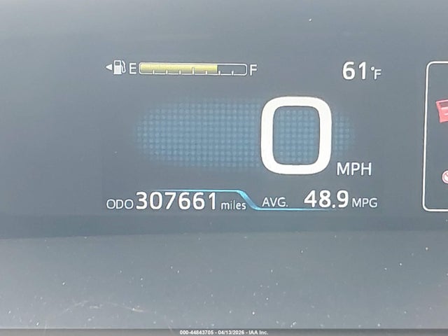 Toyota Prius Three Touring 2018 JTDKARFU4J3055958 Image 16