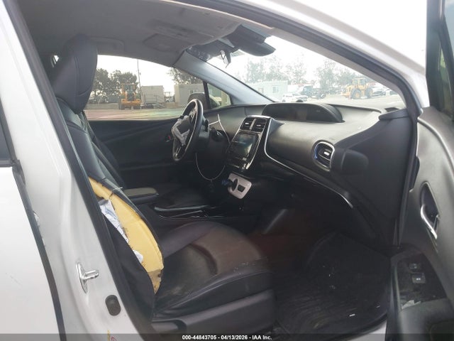 Toyota Prius Three Touring 2018 JTDKARFU4J3055958 Image 5