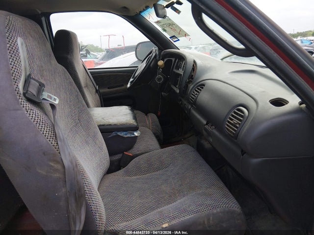 44843733 :رقم المزاد ، 3B7HC13Y21M288331 vin ، 2001 Dodge Ram 1500 St مزاد بيع