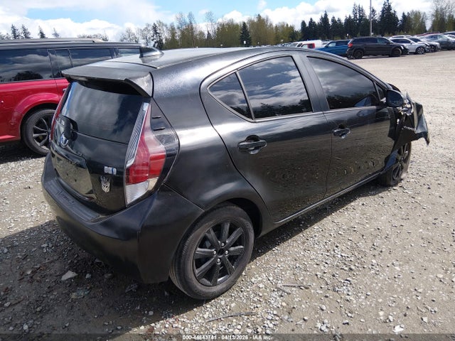 2016 Toyota Prius C Persona Series მანქანა იყიდება აუქციონზე, vin: JTDKDTB32G1114611, აუქციონის ნომერი: 44843741