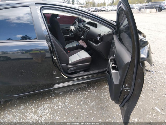 2016 Toyota Prius C Persona Series მანქანა იყიდება აუქციონზე, vin: JTDKDTB32G1114611, აუქციონის ნომერი: 44843741