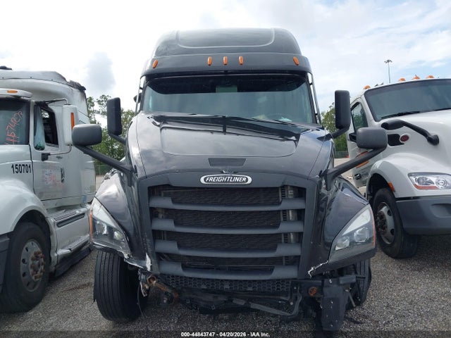44843747 :رقم المزاد ، 3AKJHHDR7RSVD1284 vin ، 2024 Freightliner New Cascadia 126 مزاد بيع