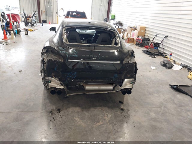 44843782 :رقم المزاد ، WP0AC2A76BL090078 vin ، 2011 Porsche Panamera Turbo مزاد بيع