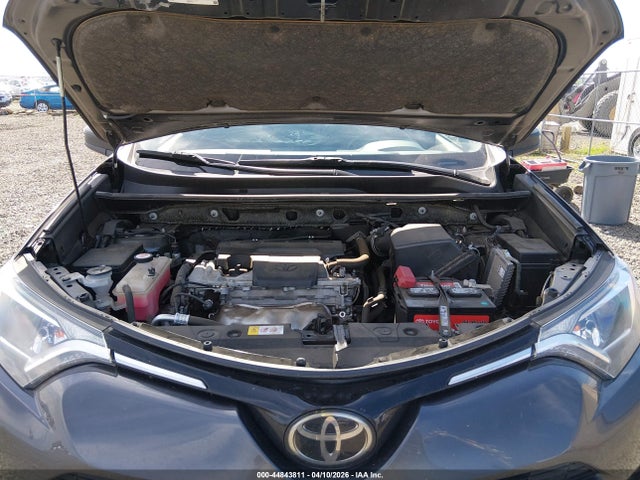 JTMBFREV0JJ731751 Toyota RAV4 LE
