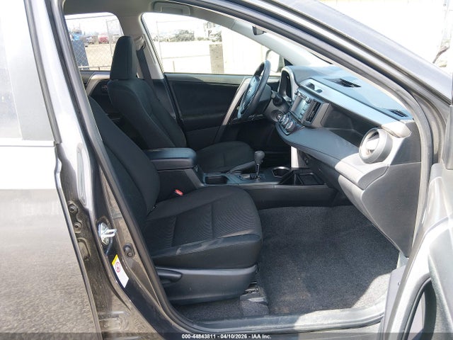 JTMBFREV0JJ731751 Toyota RAV4 LE