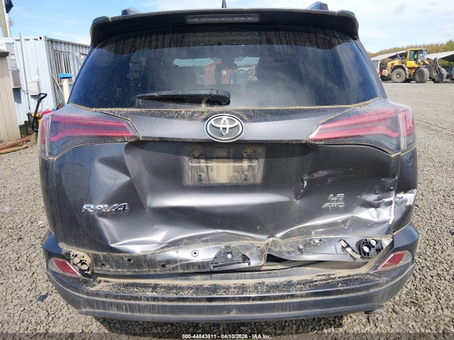 JTMBFREV0JJ731751 Toyota RAV4 LE