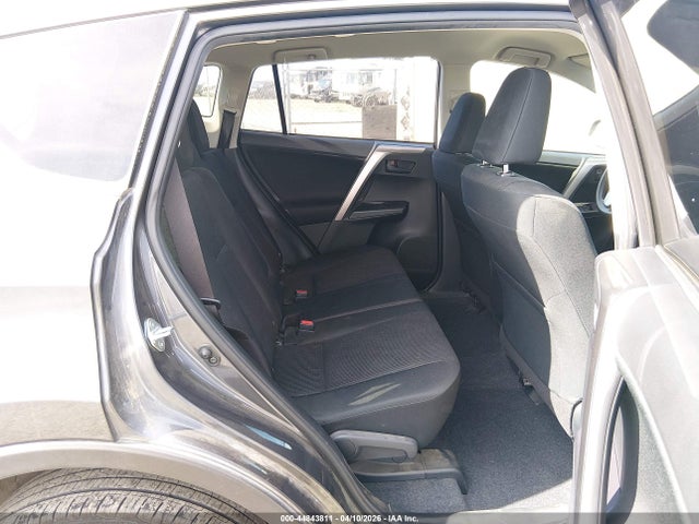 JTMBFREV0JJ731751 Toyota RAV4 LE