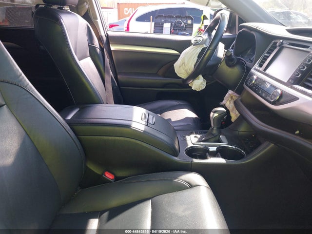 44843815 :رقم المزاد ، 5TDJZRFH6KS579961 vin ، 2019 Toyota Highlander Xle مزاد بيع