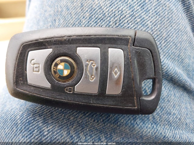 44843820 :رقم المزاد ، WBAFR1C55BC750411 vin ، 2011 Bmw 528i مزاد بيع