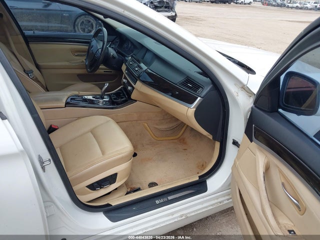 44843820 :رقم المزاد ، WBAFR1C55BC750411 vin ، 2011 Bmw 528i مزاد بيع