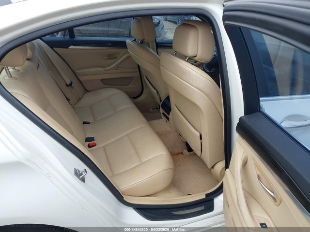 44843820 :رقم المزاد ، WBAFR1C55BC750411 vin ، 2011 Bmw 528i مزاد بيع