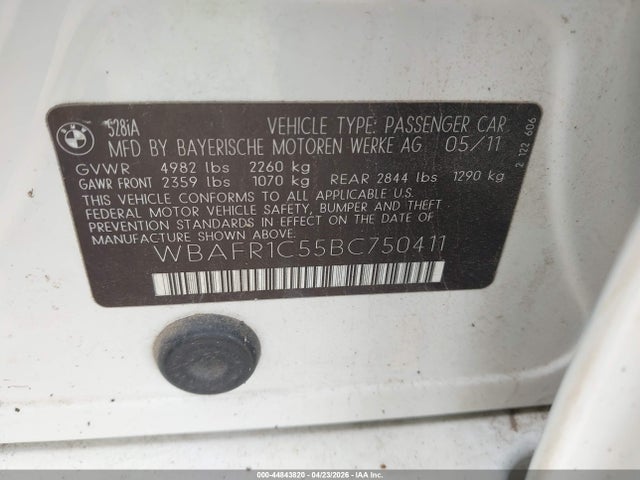 44843820 :رقم المزاد ، WBAFR1C55BC750411 vin ، 2011 Bmw 528i مزاد بيع