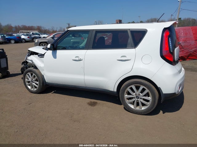 2017 Kia Soul + მანქანა იყიდება აუქციონზე, vin: KNDJP3A50H7464727, აუქციონის ნომერი: 44843822