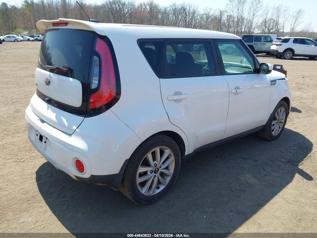 2017 Kia Soul + მანქანა იყიდება აუქციონზე, vin: KNDJP3A50H7464727, აუქციონის ნომერი: 44843822