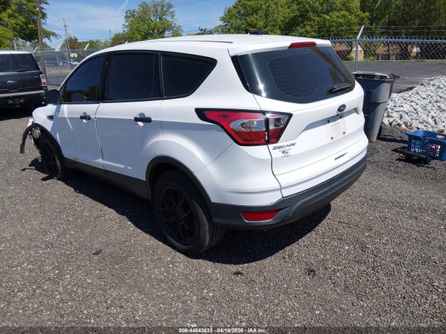 44843833 :رقم المزاد ، 1FMCU0F73HUD21035 vin ، 2017 Ford Escape S مزاد بيع