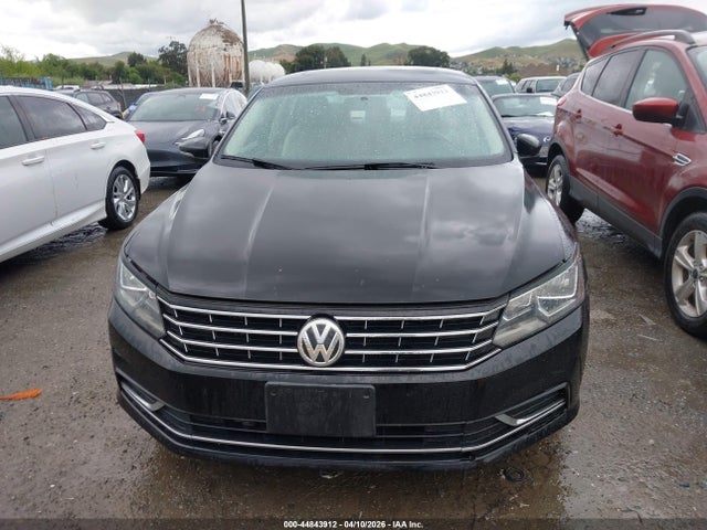1VWBT7A31GC057279 Volkswagen Passat 1.8t Se