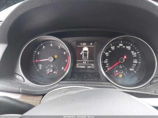 1VWBT7A31GC057279 Volkswagen Passat 1.8t Se
