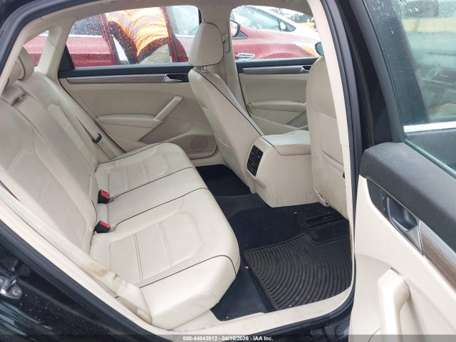1VWBT7A31GC057279 Volkswagen Passat 1.8t Se