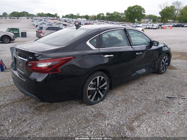 44843940 :رقم المزاد ، 1N4AL3AP0JC116040 vin ، 2018 Nissan Altima 2.5 Sr مزاد بيع