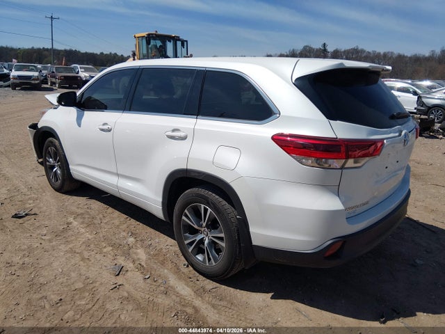 Aukcja sprzedaży 2018 Toyota Highlander Le, vin: 5TDBZRFH3JS888435, numer aukcji: 44843974