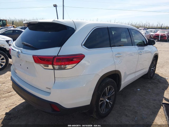 Aukcja sprzedaży 2018 Toyota Highlander Le, vin: 5TDBZRFH3JS888435, numer aukcji: 44843974