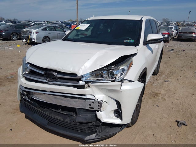 Aukcja sprzedaży 2018 Toyota Highlander Le, vin: 5TDBZRFH3JS888435, numer aukcji: 44843974