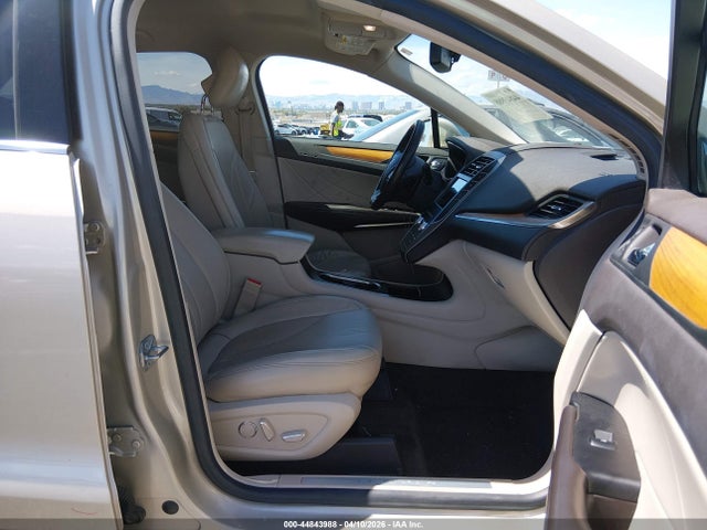 5LMCJ2C97HUL56068 Lincoln MKC SELECT