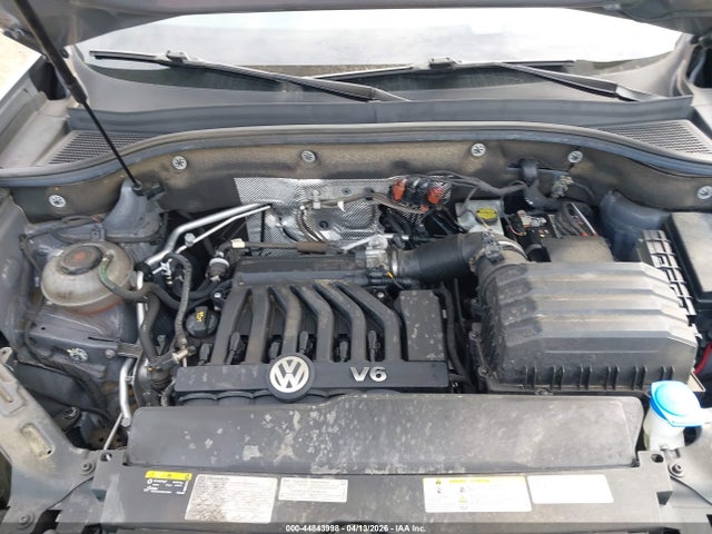 44843998 :رقم المزاد ، 1V2SE2CA7MC229305 vin ، 2021 Volkswagen Atlas Cross Sport 3.6l V6 Sel/3.6l V6 Sel R-line مزاد بيع