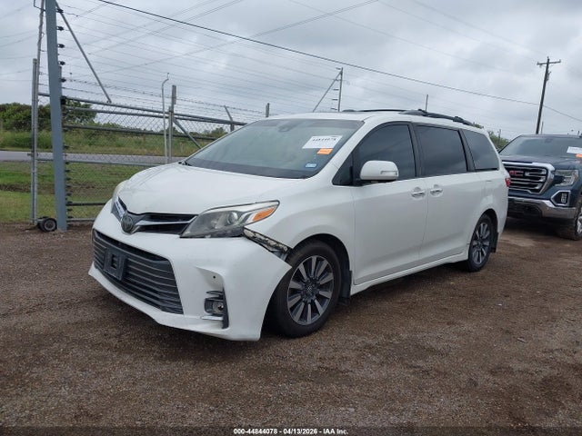 44844078 :رقم المزاد ، 5TDYZ3DC1JS953247 vin ، 2018 Toyota Sienna Limited Premium 7 Passenger مزاد بيع