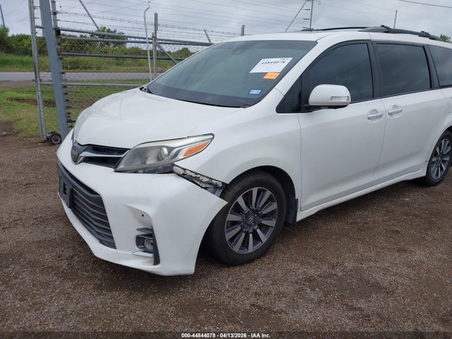 44844078 :رقم المزاد ، 5TDYZ3DC1JS953247 vin ، 2018 Toyota Sienna Limited Premium 7 Passenger مزاد بيع