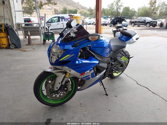 Suzuki GSX-R750 2022 JS1GR7MA8N7100307 Image 2