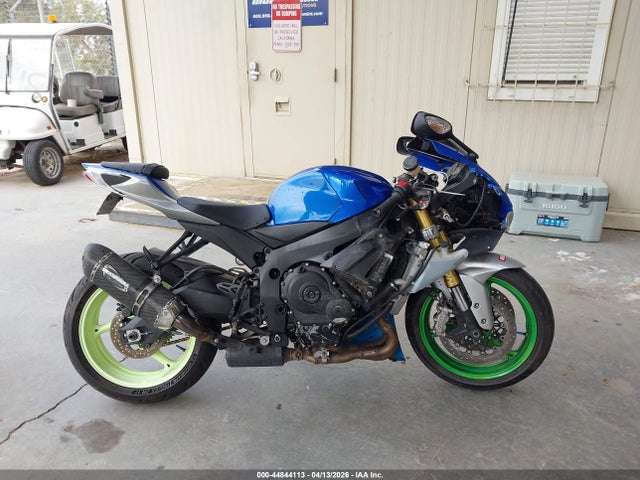 Suzuki GSX-R750 2022 JS1GR7MA8N7100307 Image 12