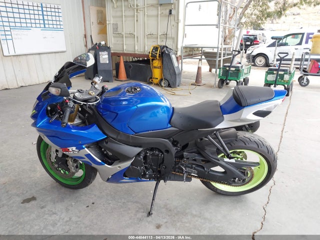 Suzuki GSX-R750 2022 JS1GR7MA8N7100307 Image 13
