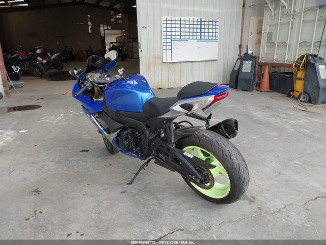 Suzuki GSX-R750 2022 JS1GR7MA8N7100307 Image 3
