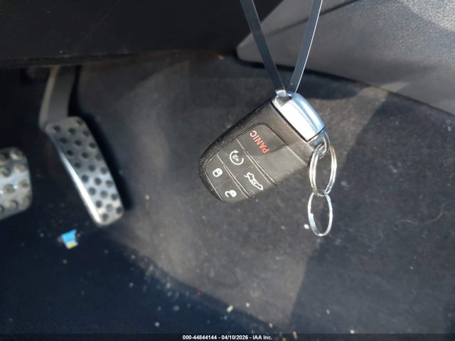 44844144 :رقم المزاد ، 2C3CCABGXKH515787 vin ، 2019 Chrysler 300 300s مزاد بيع