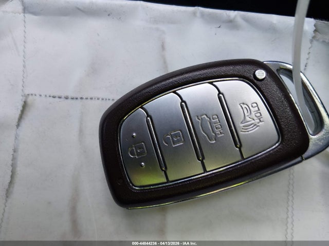 KMHD84LFXKU823883 Hyundai Elantra Value Edition