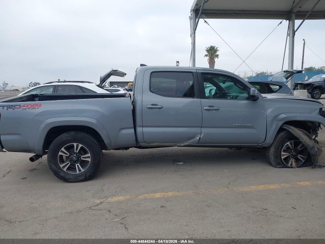2018 Toyota Tacoma Trd Sport მანქანა იყიდება აუქციონზე, vin: 3TMDZ5BN7JM051961, აუქციონის ნომერი: 44844244