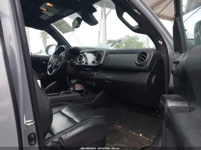 2018 Toyota Tacoma Trd Sport მანქანა იყიდება აუქციონზე, vin: 3TMDZ5BN7JM051961, აუქციონის ნომერი: 44844244