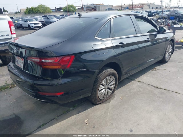 2019 Volkswagen Jetta 1.4t R-line/1.4t S/1.4t Se მანქანა იყიდება აუქციონზე, vin: 3VWCB7BU9KM192113, აუქციონის ნომერი: 44844250