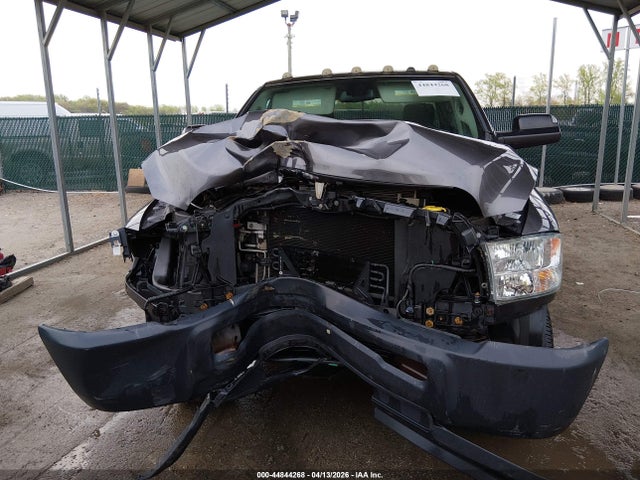 44844268 :رقم المزاد ، 3C6UR5HJ0FG613846 vin ، 2015 Ram 2500 Tradesman مزاد بيع