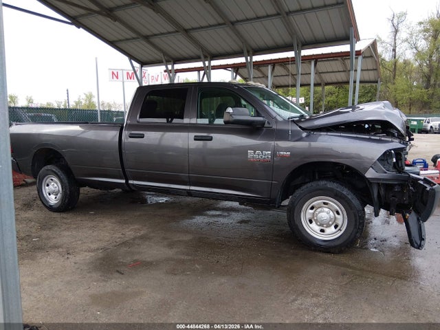 44844268 :رقم المزاد ، 3C6UR5HJ0FG613846 vin ، 2015 Ram 2500 Tradesman مزاد بيع