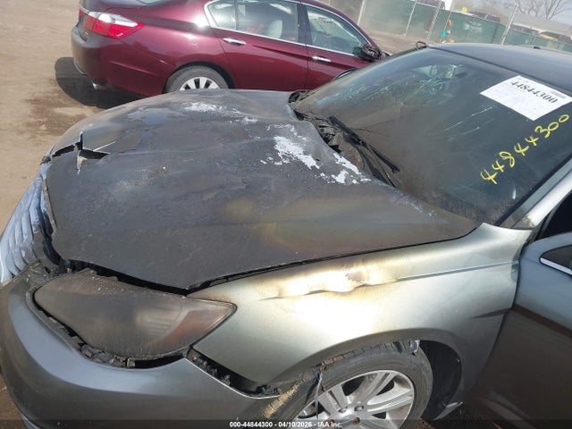 Продажа на аукционе авто 2013 Chrysler 200 Touring, vin: 1C3CCBBB4DN735995, номер лота: 44844300