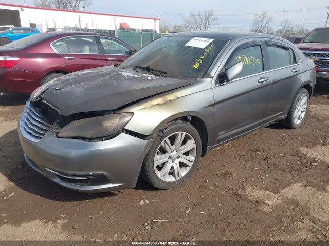 Продажа на аукционе авто 2013 Chrysler 200 Touring, vin: 1C3CCBBB4DN735995, номер лота: 44844300