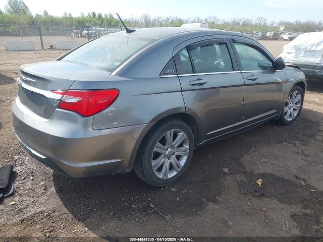 Продажа на аукционе авто 2013 Chrysler 200 Touring, vin: 1C3CCBBB4DN735995, номер лота: 44844300