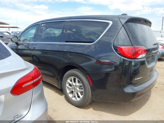 Chrysler Voyager Lx 2022 2C4RC1CG9NR158122 Image 3