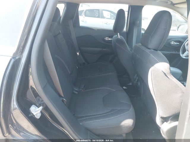1C4PJMCB3FW787421 Jeep Cherokee Latitude